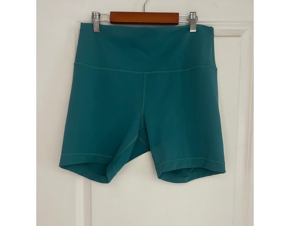 Lululemon Wunder Train High-Rise Short 6”size 12